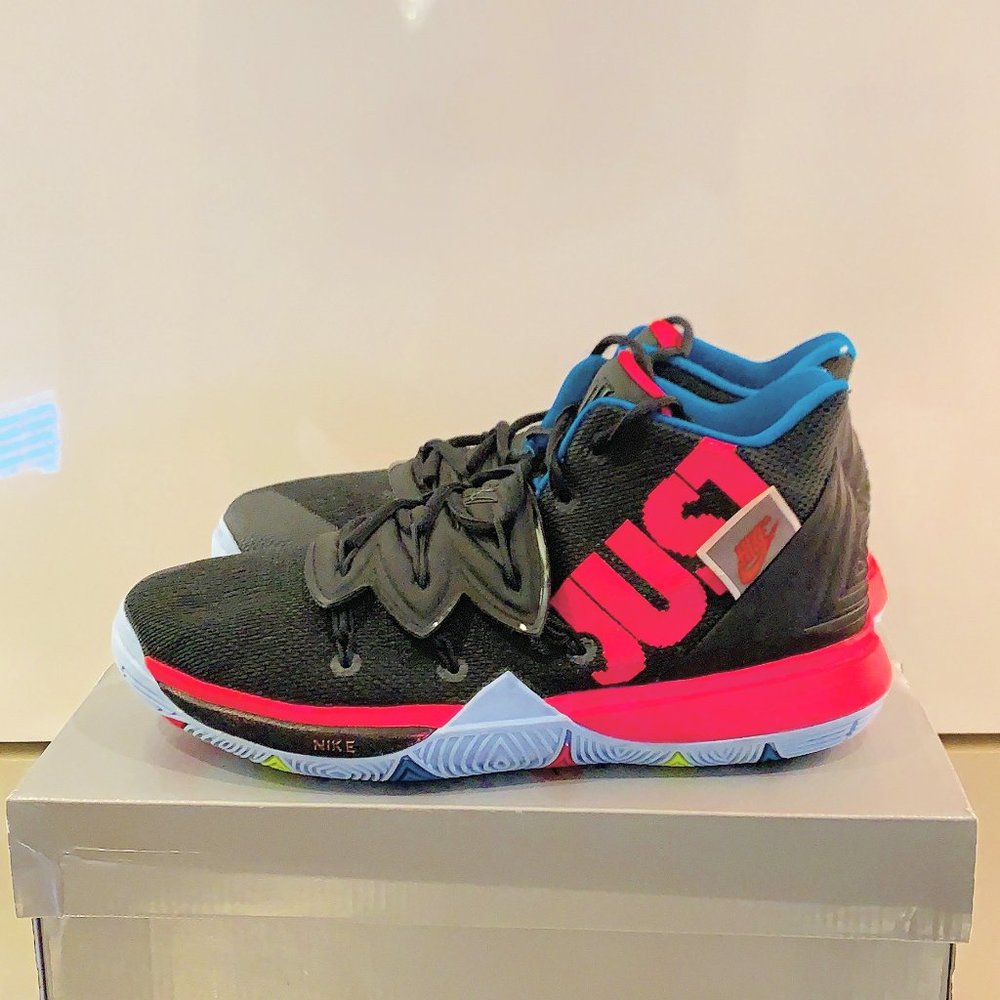 Kyrie 5 (GS) Black/Volt-Hyper Pink Size: 6